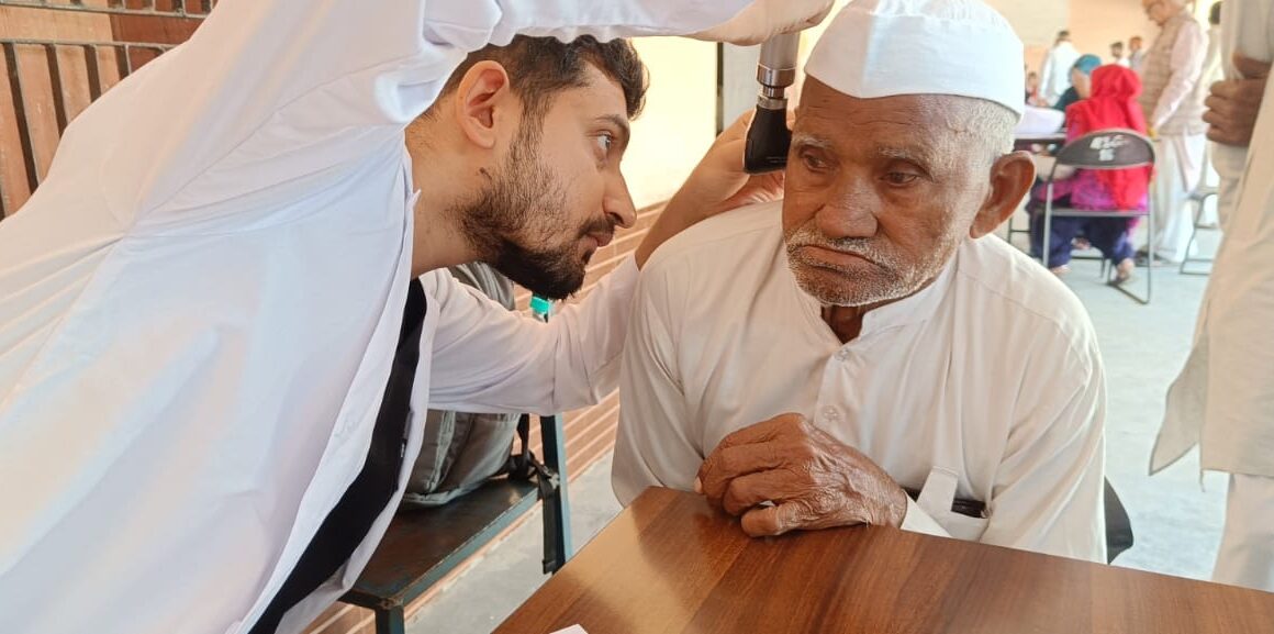 श्री महंत इन्दिरेश अस्पताल ने हरिद्वार में लगाया निःशुल्क शिविर