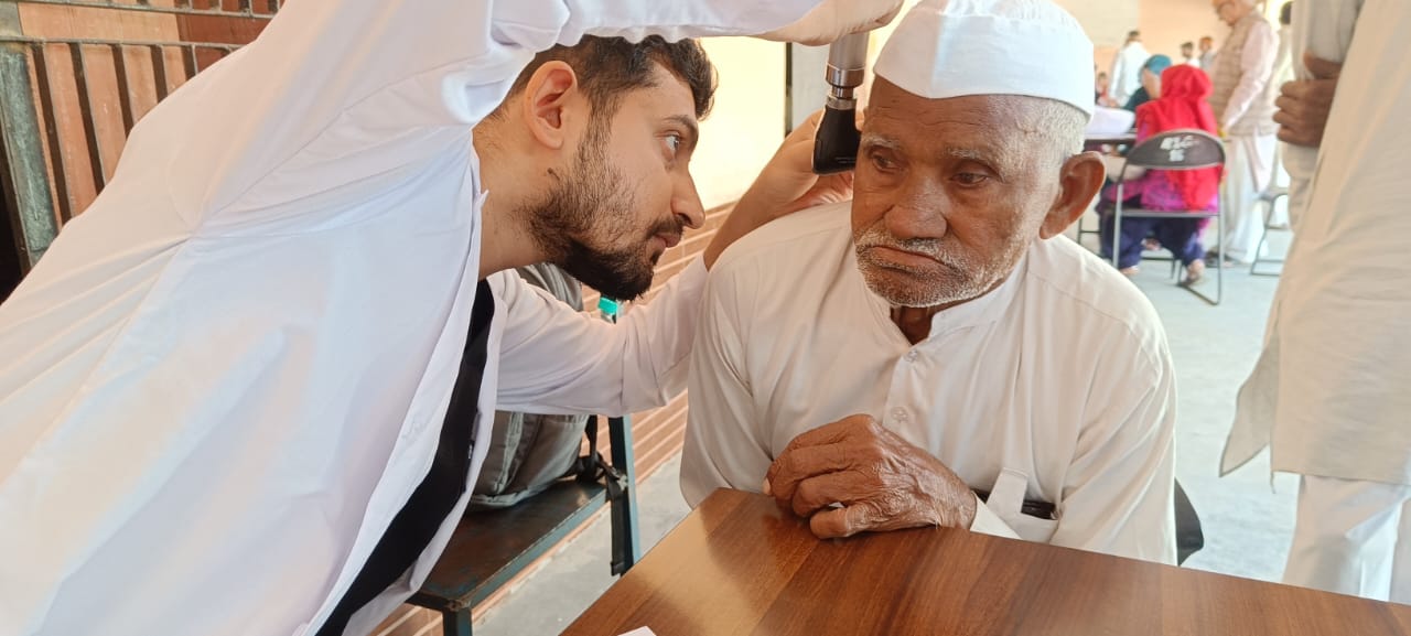 श्री महंत इन्दिरेश अस्पताल ने हरिद्वार में लगाया निःशुल्क शिविर